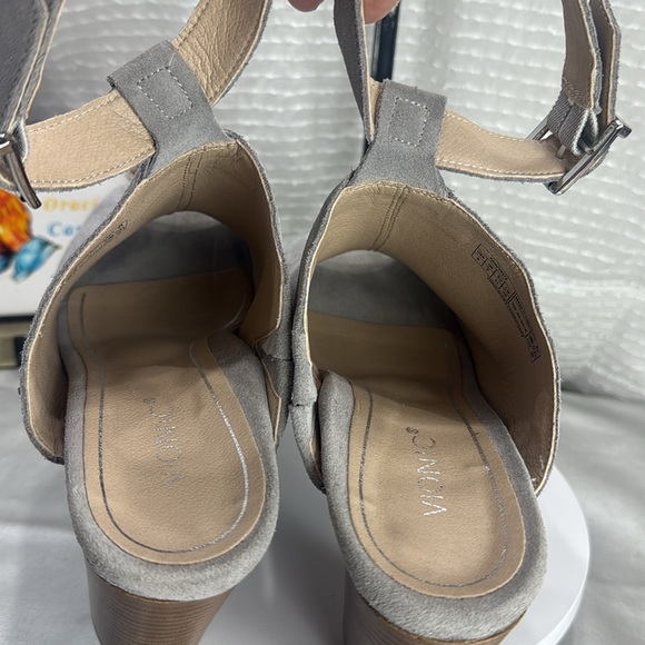 (E2) Vionic Perk Women's Kaia Light Grey Suede Peep Toe Platform Heel, Size 9 - Picture 13 of 15
